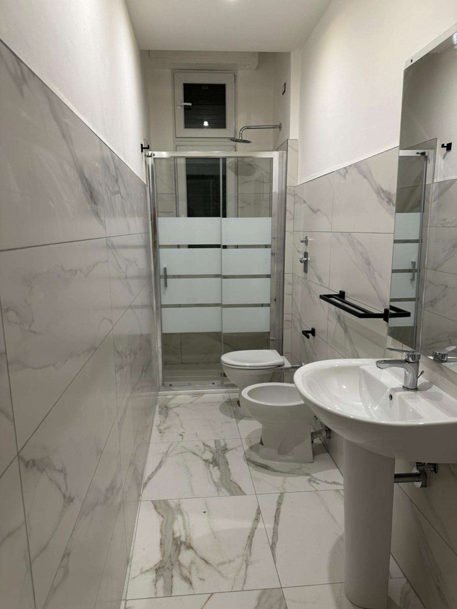 Jcube Apartments Bocconi Milano מראה חיצוני תמונה