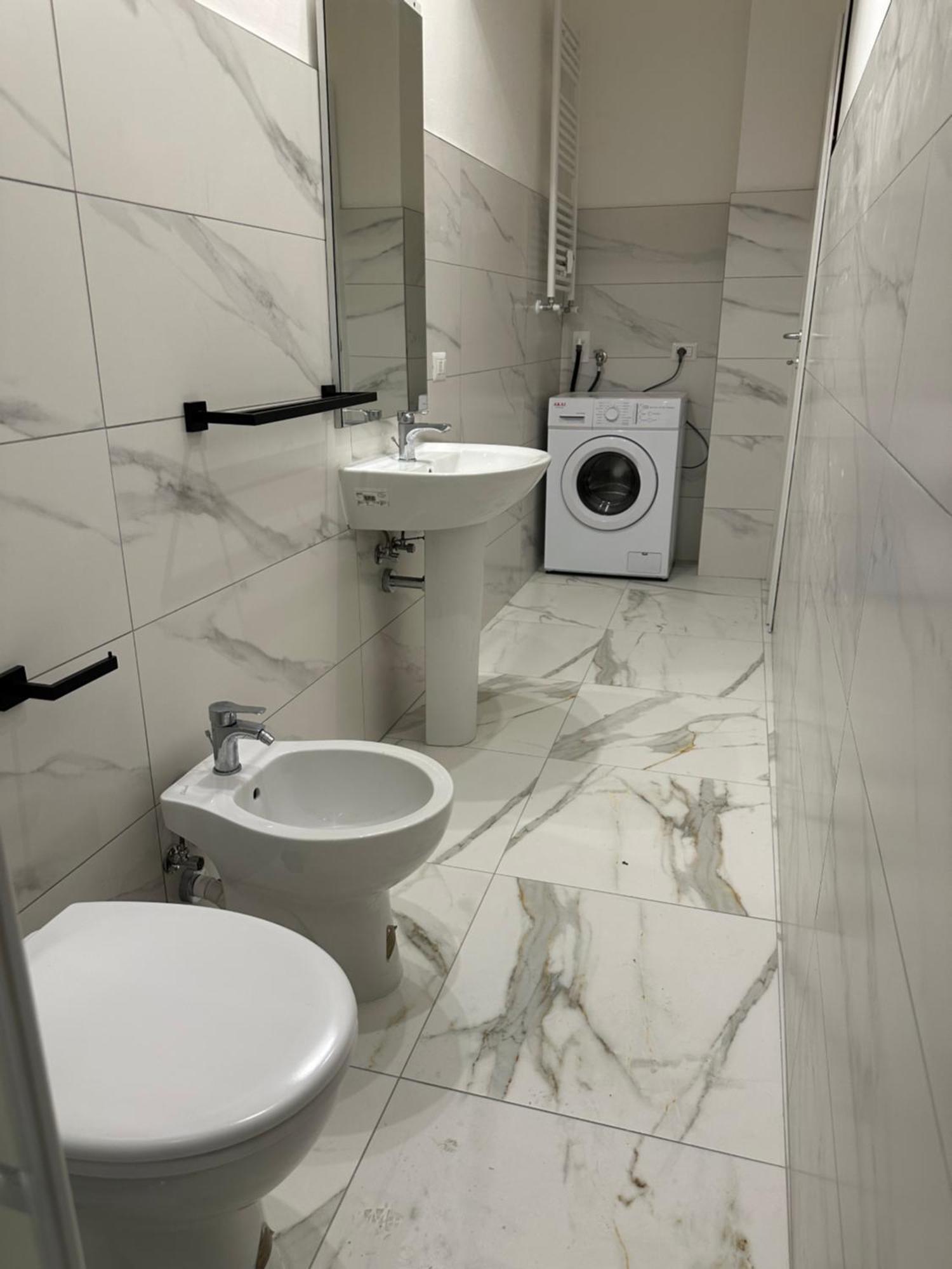 Jcube Apartments Bocconi Milano מראה חיצוני תמונה