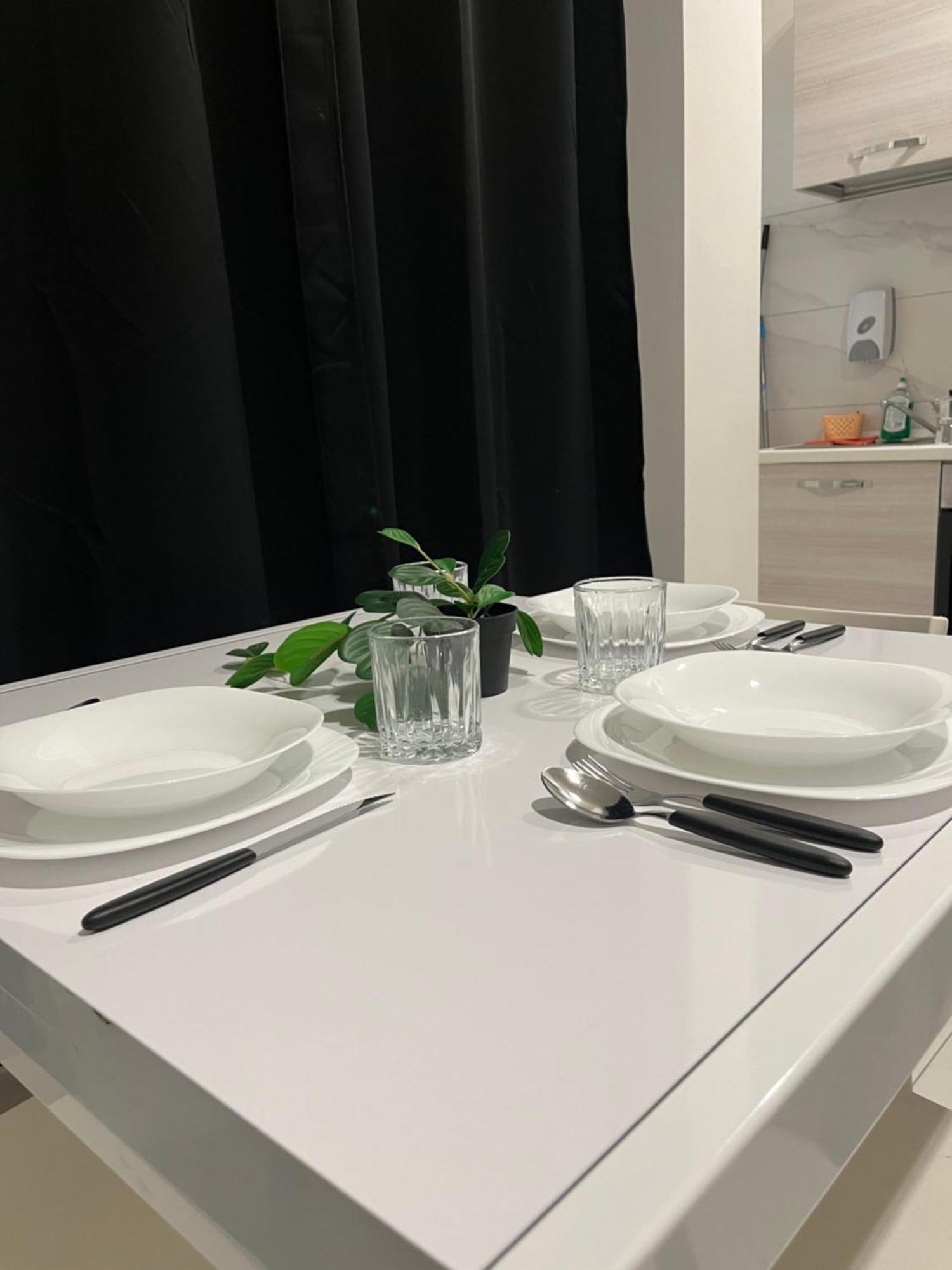 Jcube Apartments Bocconi Milano מראה חיצוני תמונה